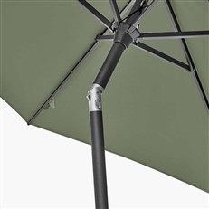  Easy to operate with a crank handle
