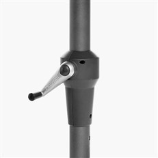 Easy to operate with a crank handle